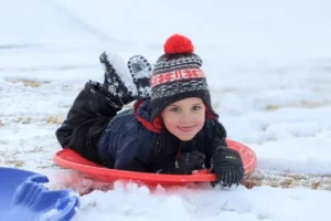 Why kids should play outside in winter