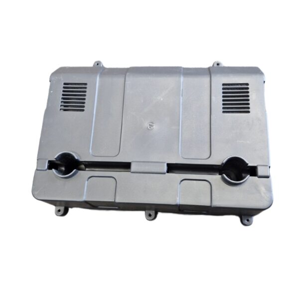 Land rover defender rear axle cover tray